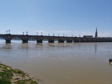 Bordeaux, un lien intime avec la Garonne